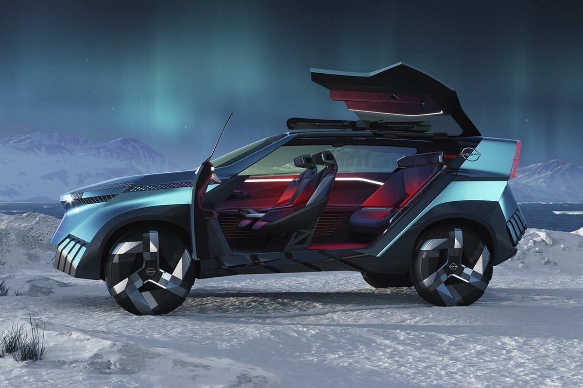 Nissan Hyper Adventure puertas abiertas alas gaviota