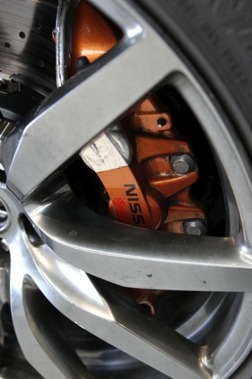 Nuevos Coches: Nissan GT-R 2012, vídeo y fotos del nuevo “Godzilla”