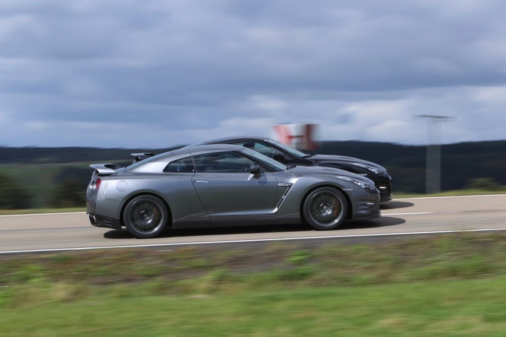 Nuevos Coches: Nissan GT-R 2012, vídeo y fotos del nuevo “Godzilla”