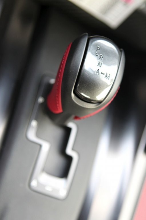 Nuevos Coches: Nissan GT-R 2012, vídeo y fotos del nuevo “Godzilla”
