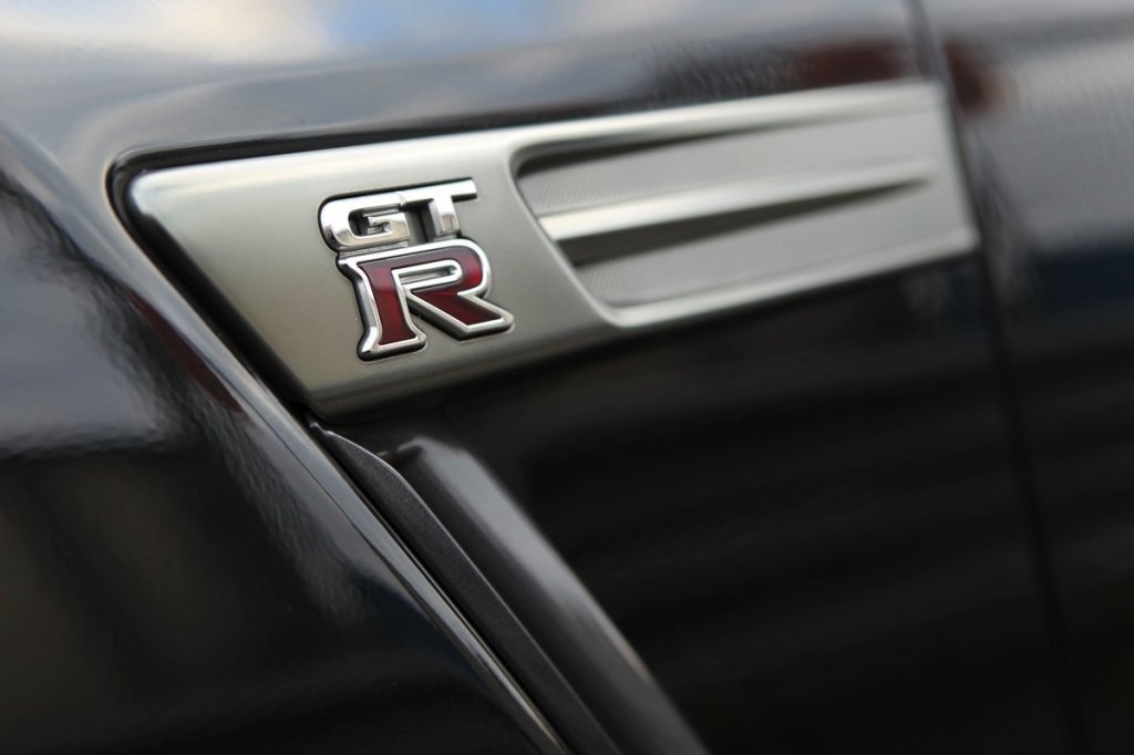 Nuevos Coches: Nissan GT-R 2012, vídeo y fotos del nuevo “Godzilla”