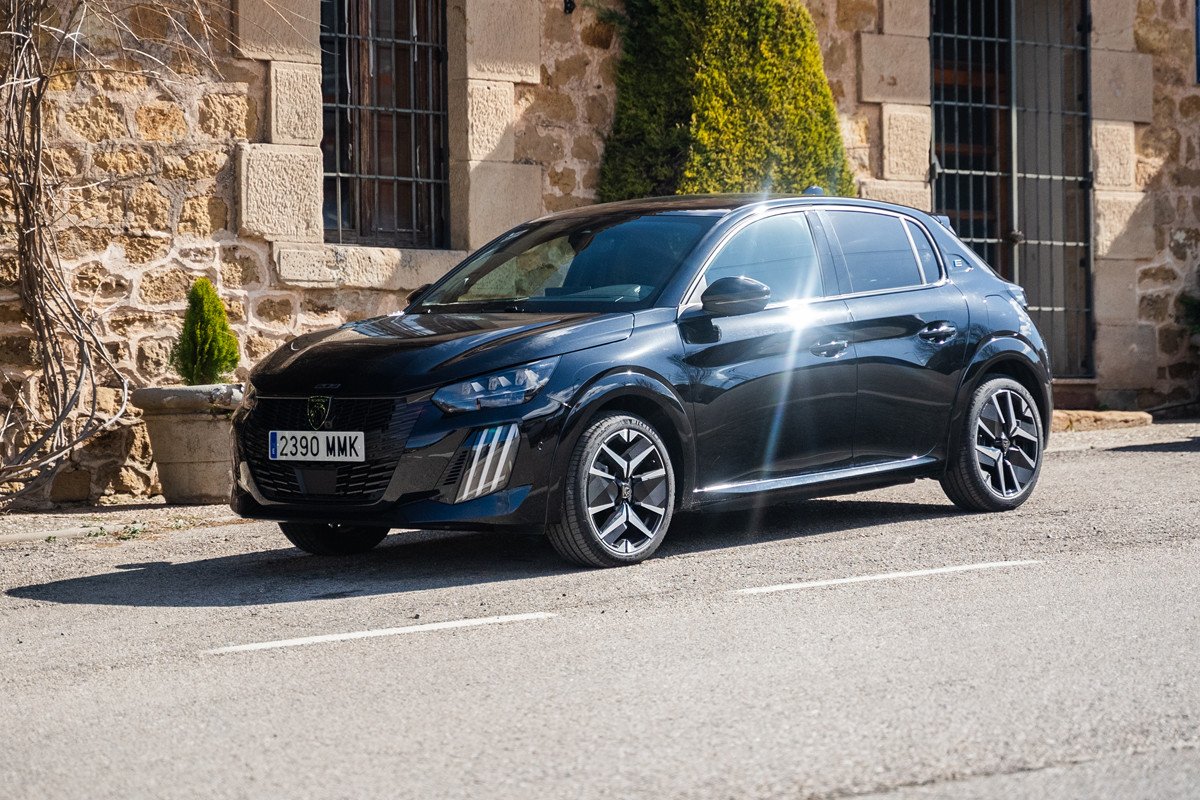Prueba Peugeot E-208