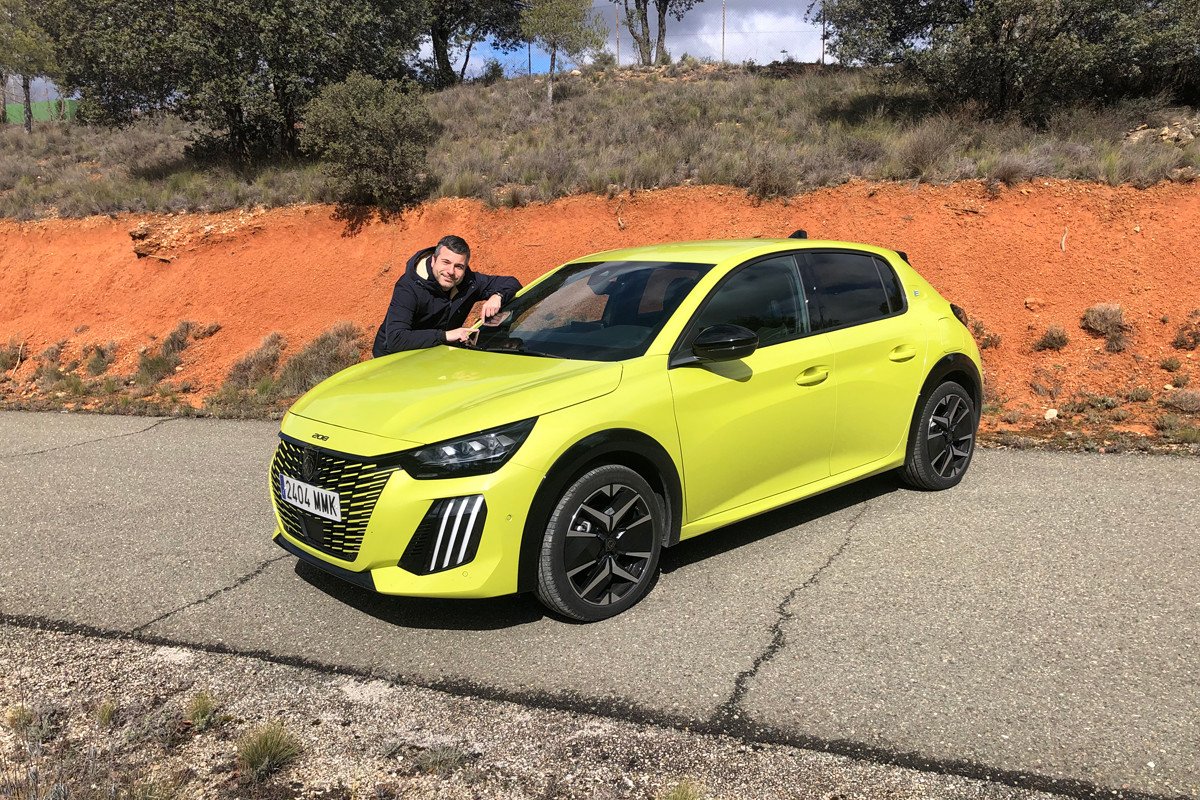Prueba Peugeot E-208