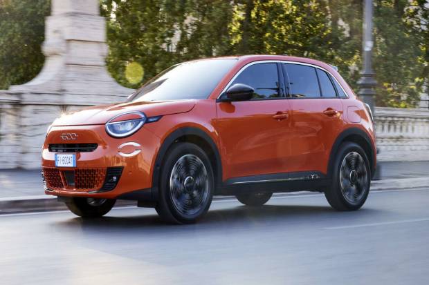 El Fiat 600 resucita convertido en un SUV eléctrico con hasta 600 km de autonomía