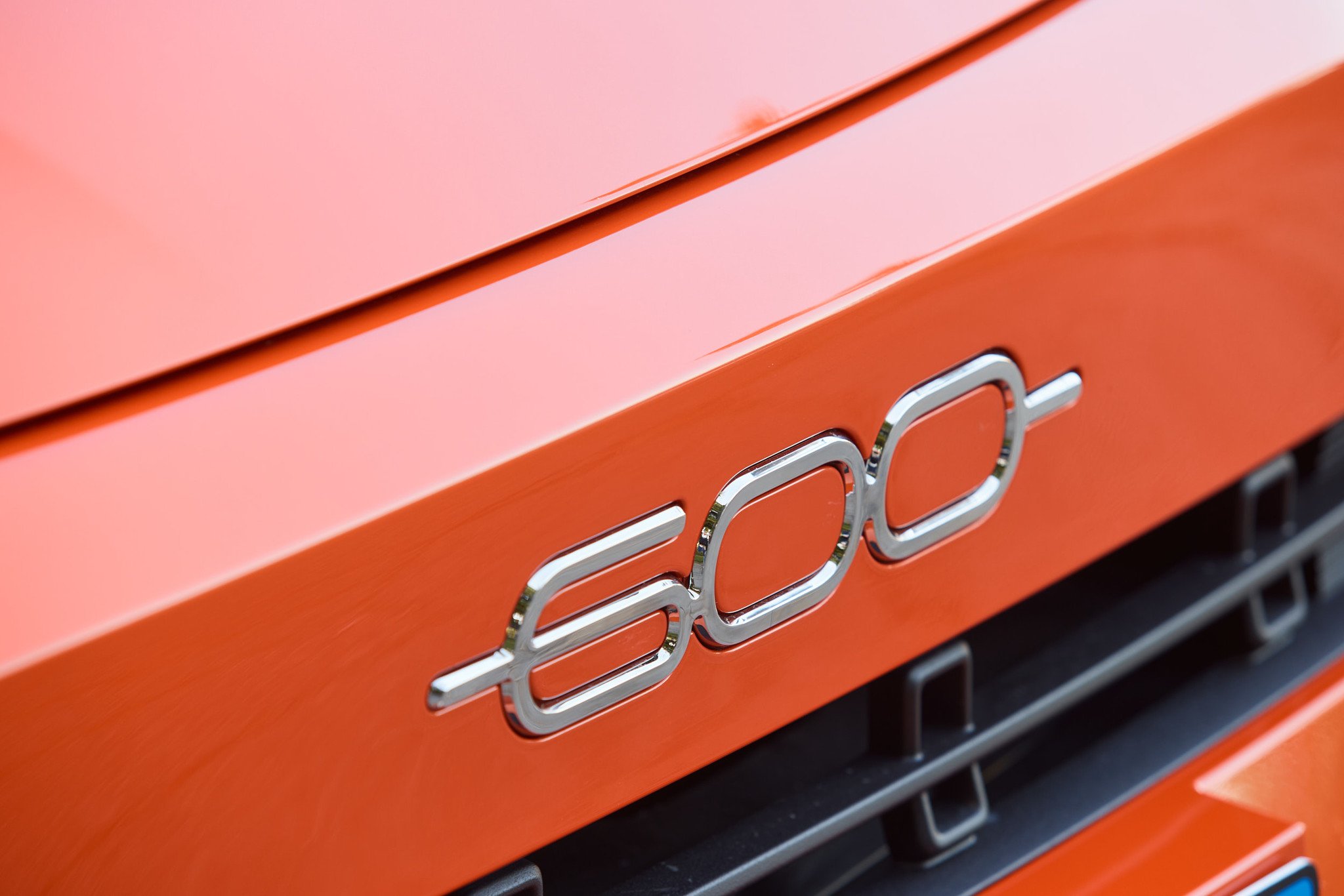 El Fiat 600 resucita convertido en un SUV eléctrico con hasta 600 km de autonomía