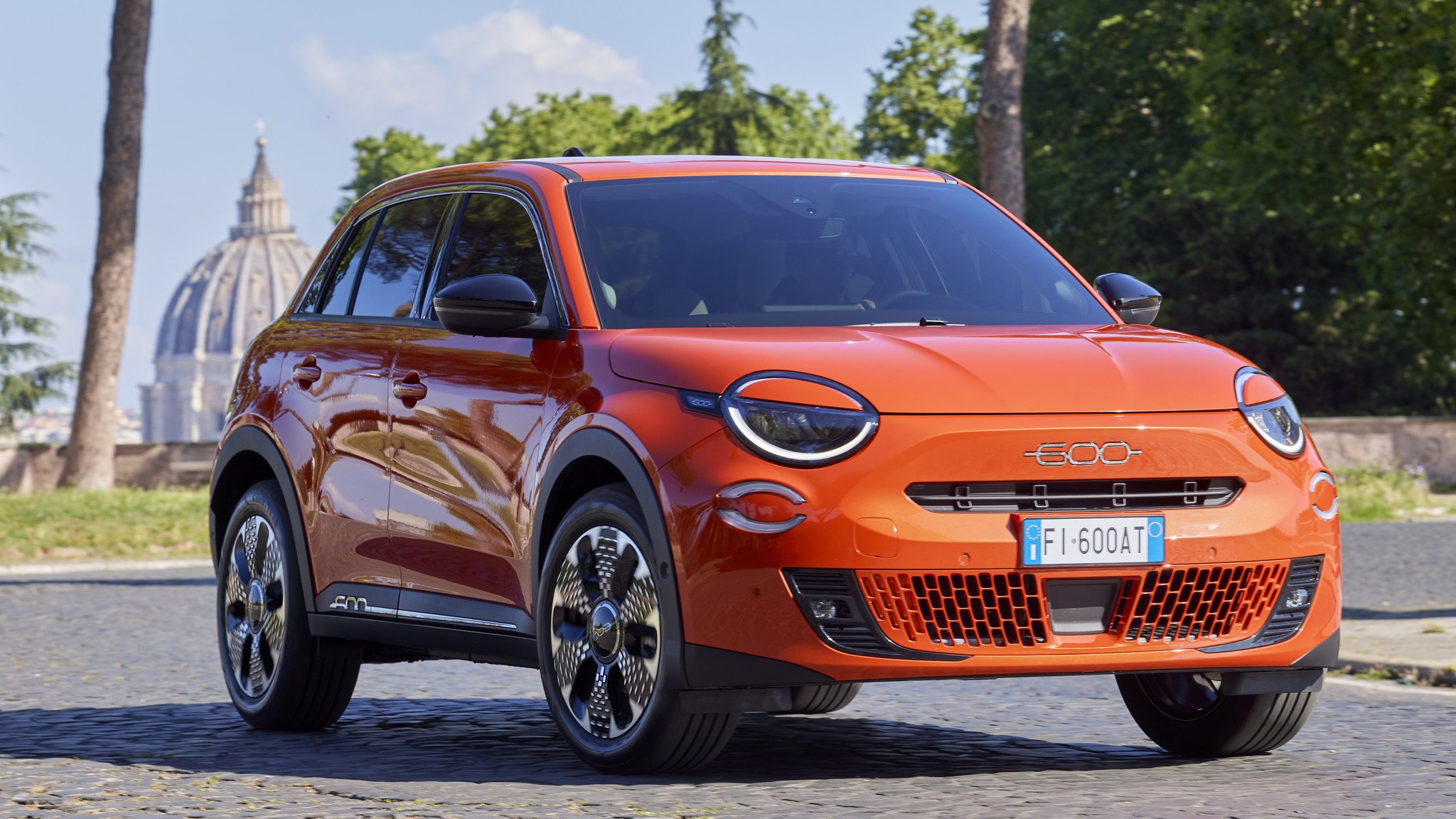 El Fiat 600 resucita convertido en un SUV eléctrico con hasta 600 km de autonomía