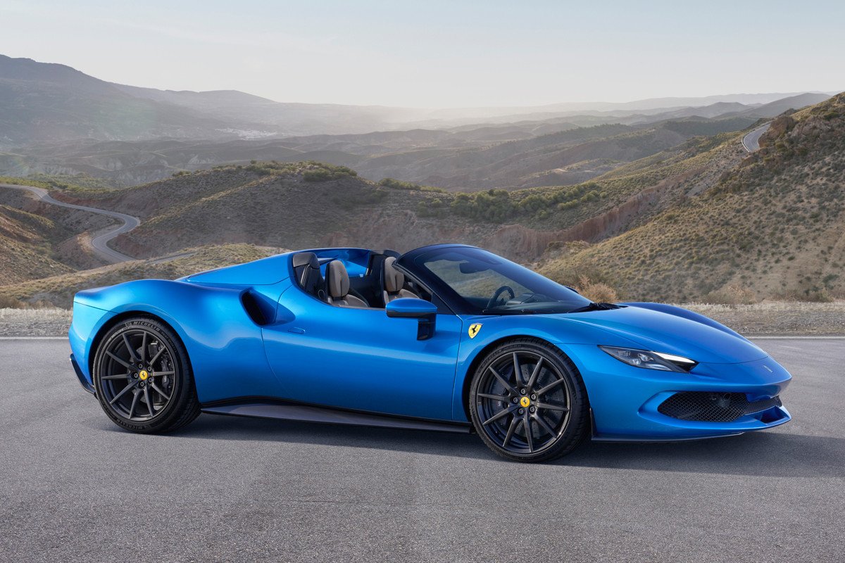 Nuevo Ferrari 296 GTS: el nuevo spider híbrido enchufable con 830 CV