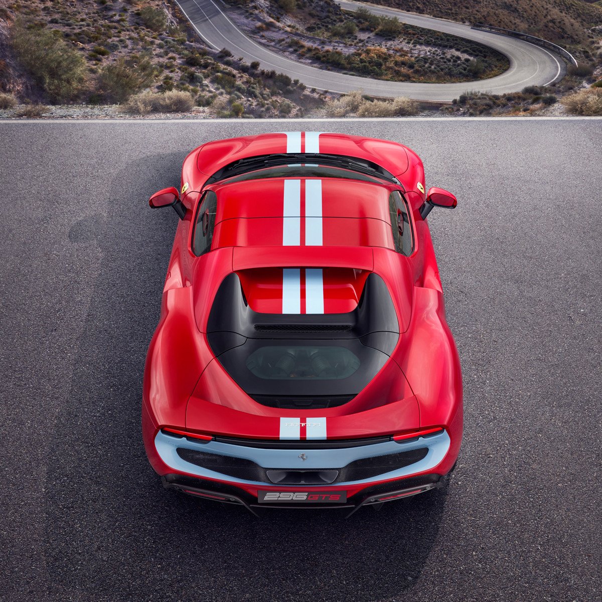Nuevo Ferrari 296 GTS: el nuevo spider híbrido enchufable con 830 CV
