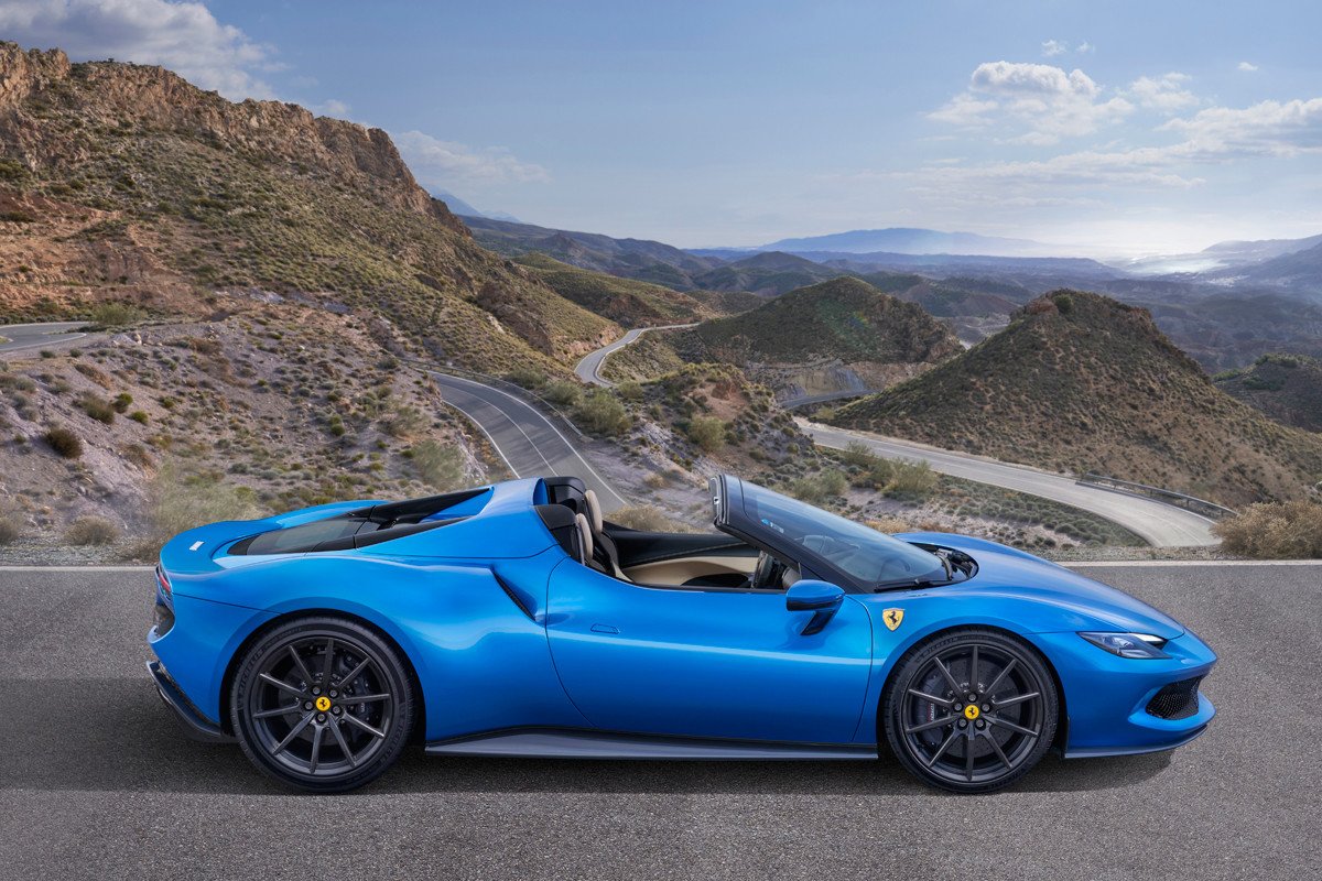 Nuevo Ferrari 296 GTS: el nuevo spider híbrido enchufable con 830 CV