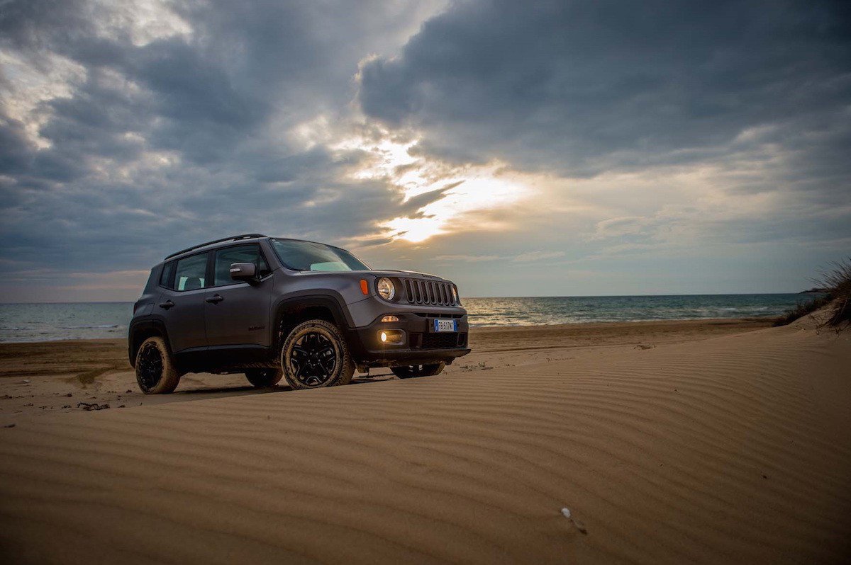 Jeep Renegade Night Eagle, personalizado y oscuro