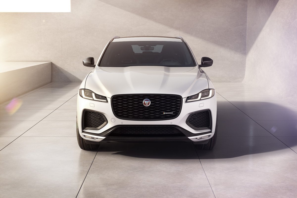 Jaguar F-PACE: estrena acabado R-Dynamic Black y mejora su equipamiento