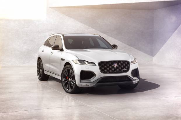 Jaguar F-PACE: estrena acabado R-Dynamic Black y mejora su equipamiento