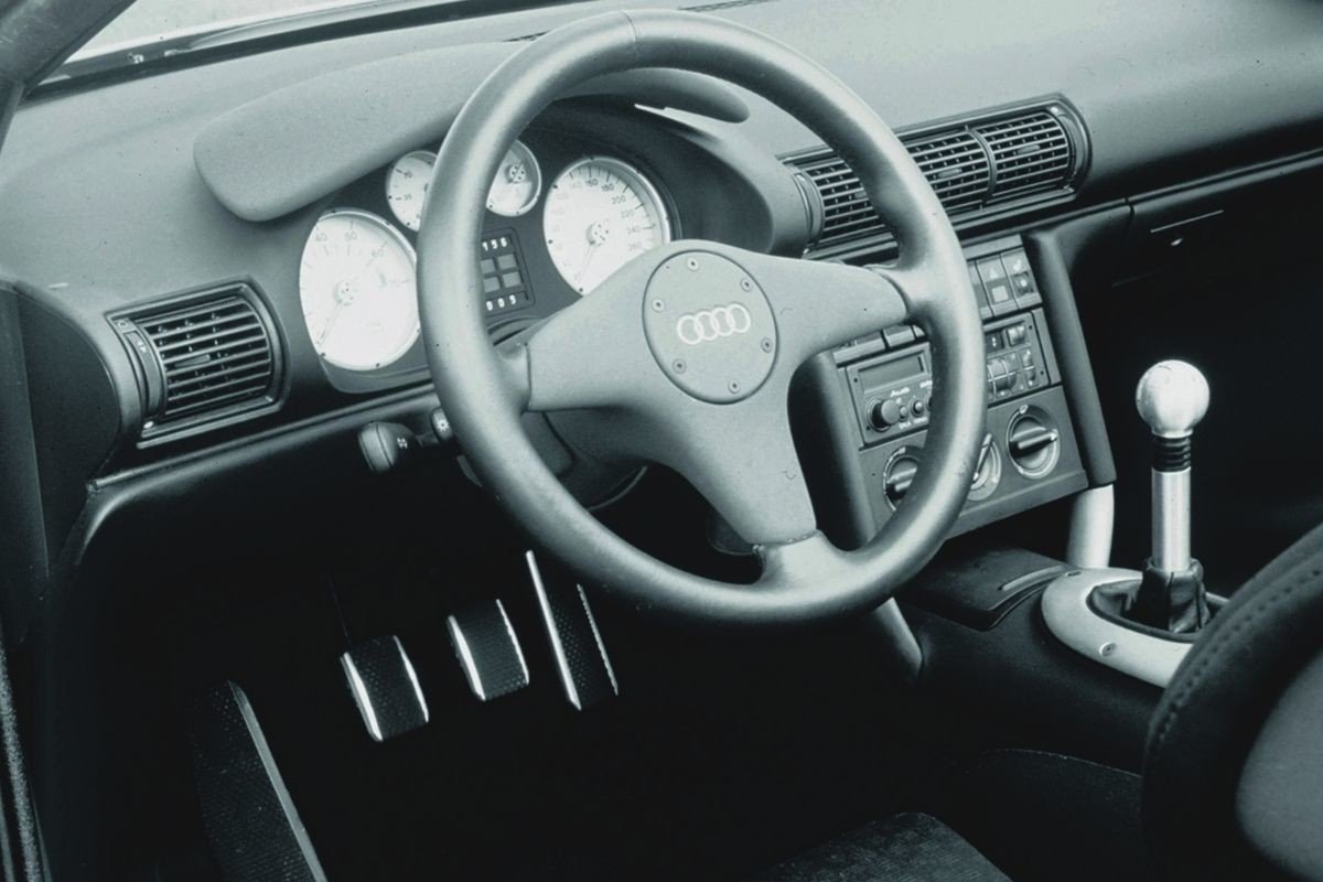 5 malos hábitos que desgastan el embrague de tu coche: evítalos y prolonga su vida útil