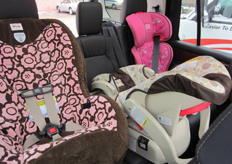Los SUV y todocamino para montar tres sillas infantiles