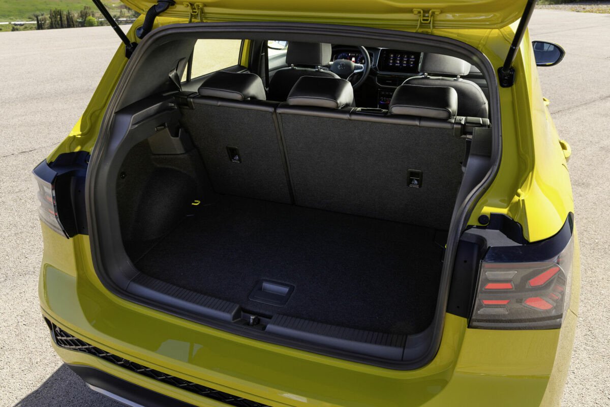 Primeras imágenes del renovado Volkswagen T-Cross que se fabrica en Navarra