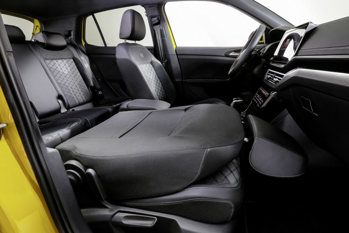 Primeras imágenes del renovado Volkswagen T-Cross que se fabrica en Navarra