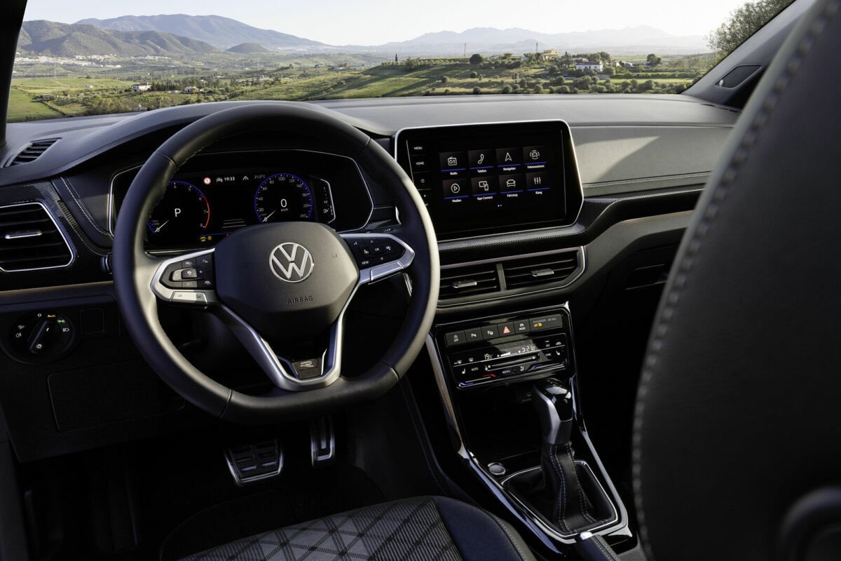 Primeras imágenes del renovado Volkswagen T-Cross que se fabrica en Navarra