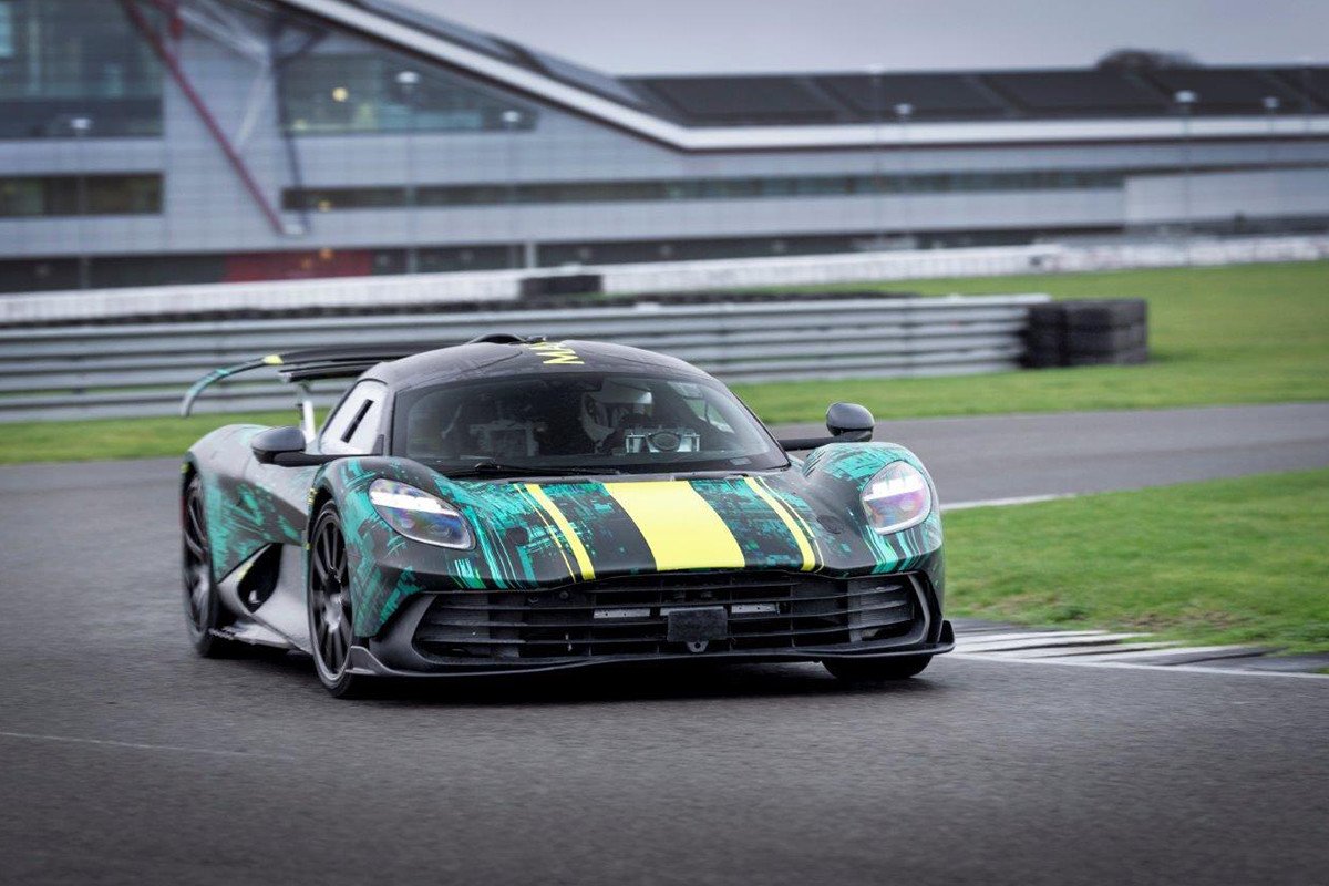 Aston Martin Valhalla 2