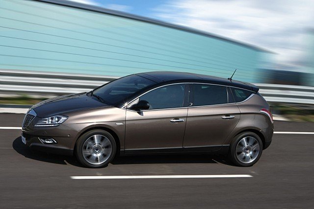 Comprar coche en verano : ¿Están haciendo las marcas descuentos?