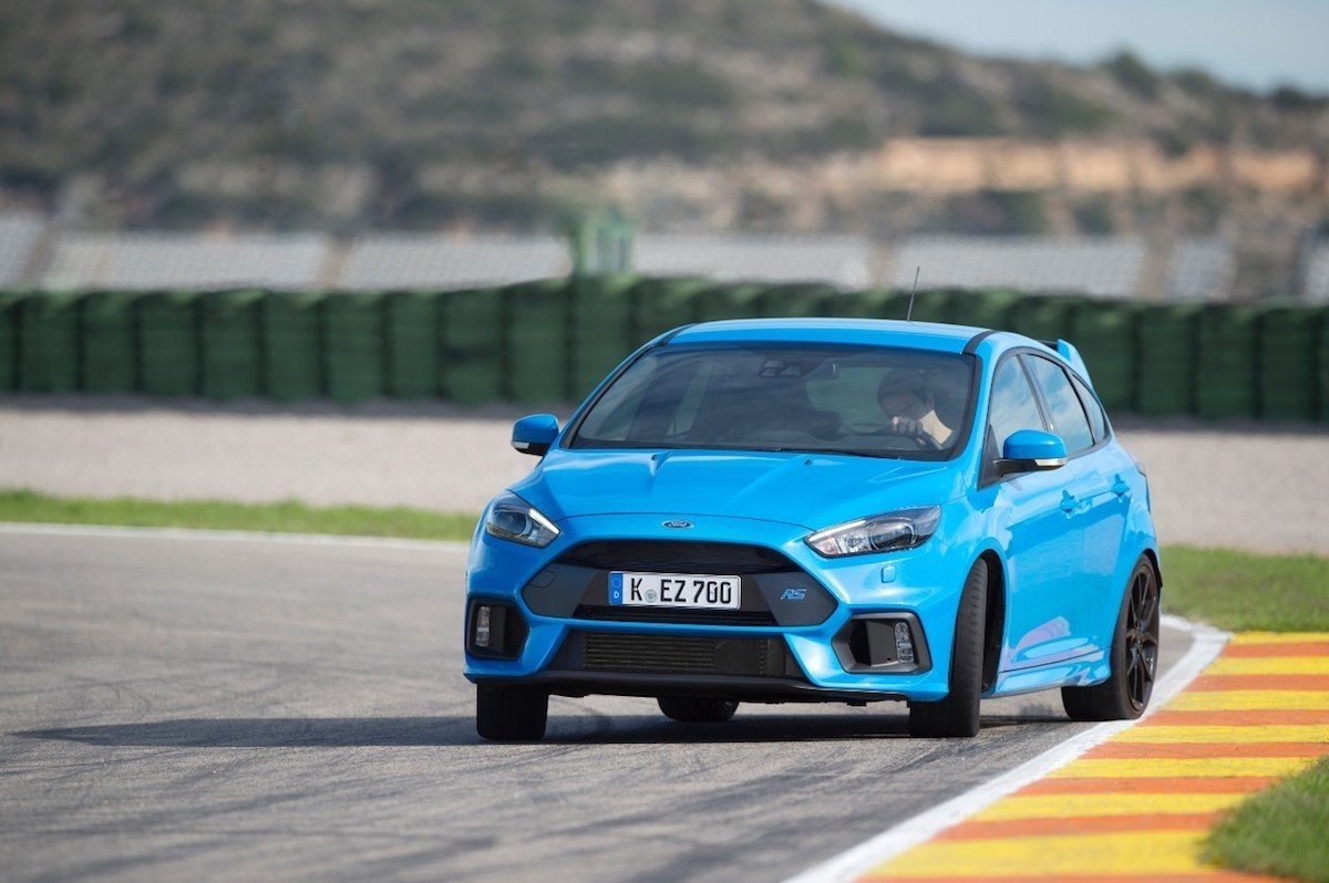 Los 10 coches deportivos con la potencia más barata