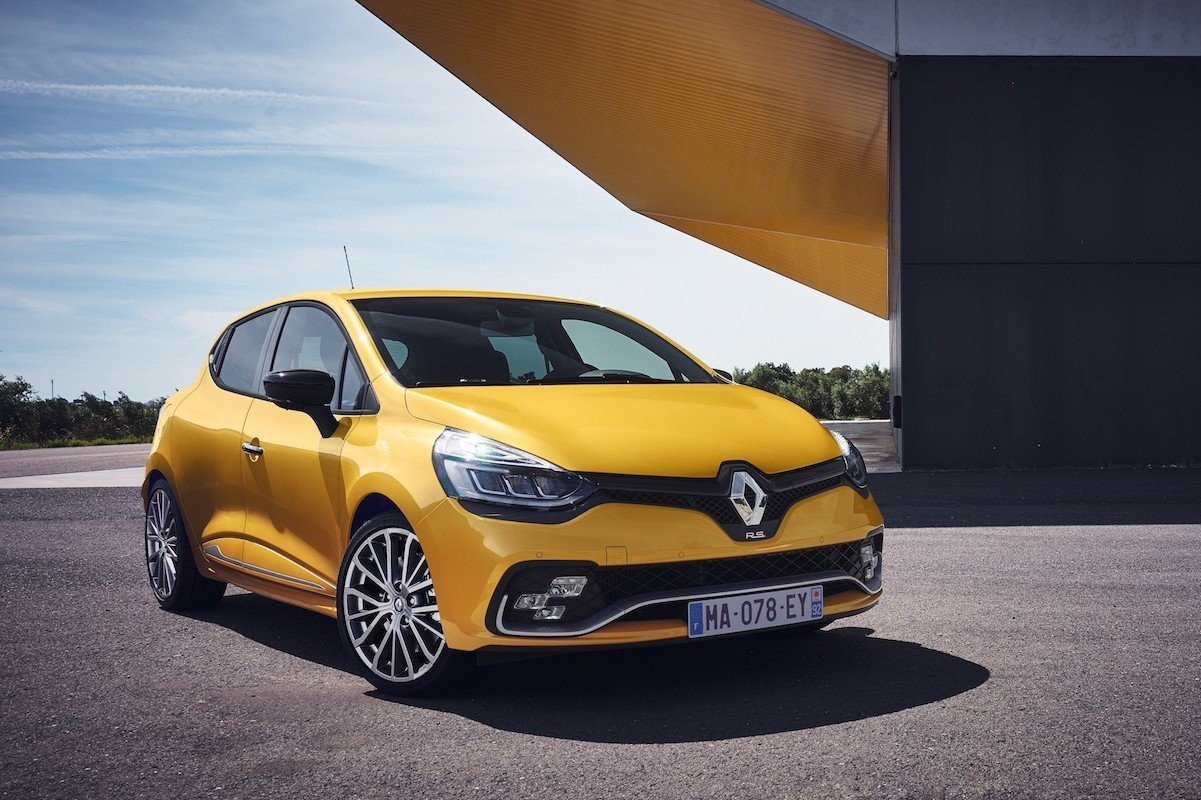 Los 10 coches deportivos con la potencia más barata