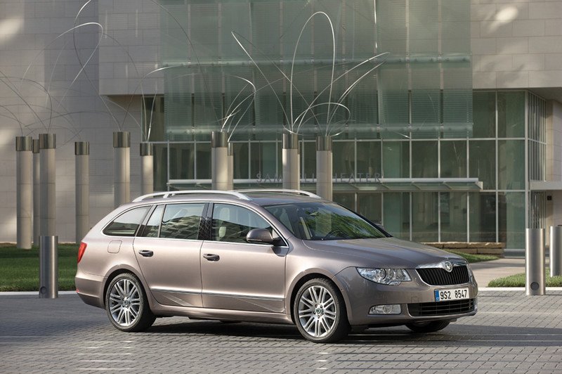 Skoda Superb Combi, cargado de tecnología