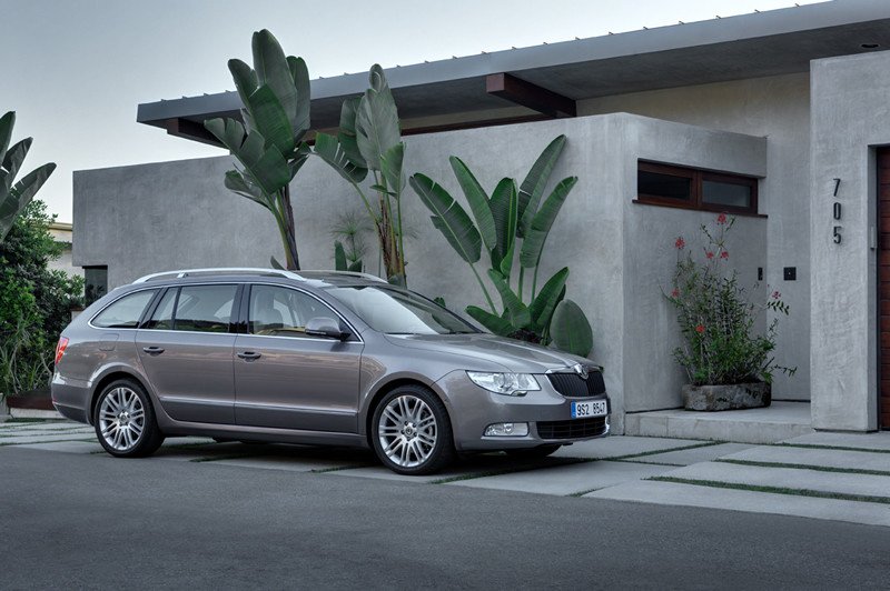 Skoda Superb Combi, cargado de tecnología