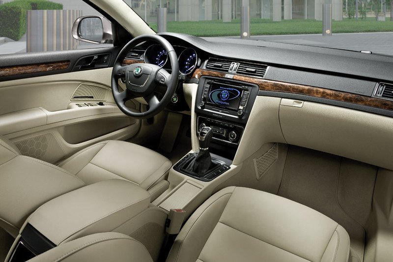 Skoda Superb Combi, cargado de tecnología