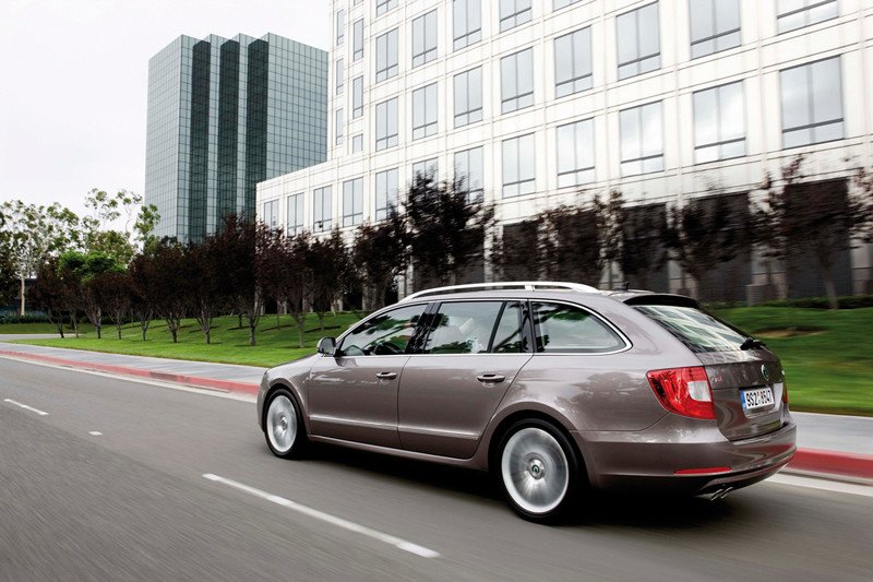 Skoda Superb Combi, cargado de tecnología