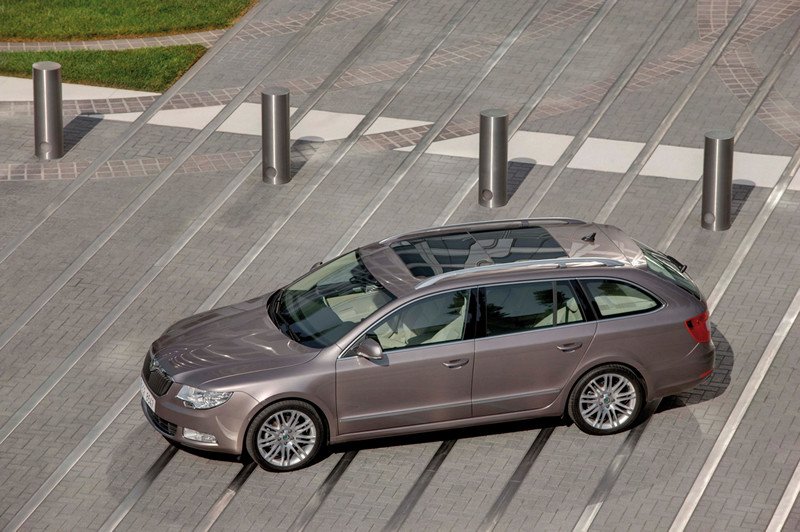 Skoda Superb Combi, cargado de tecnología