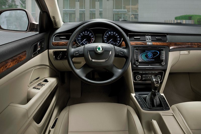 Skoda Superb Combi, cargado de tecnología