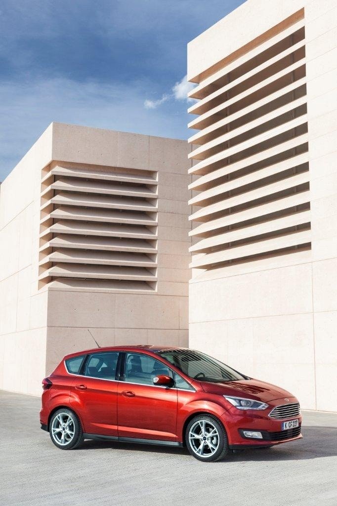 Nuevos Ford C-Max y Gran C-Max, más y mejor para las familias
