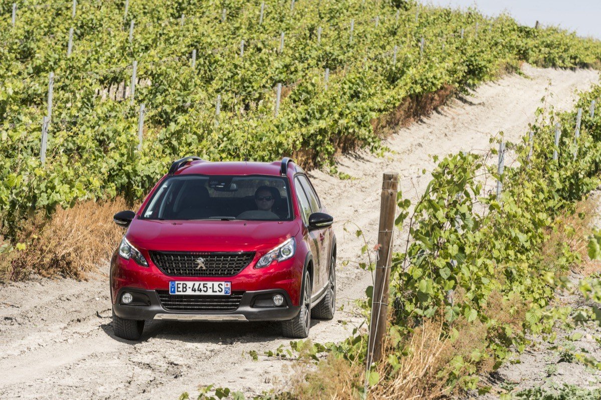 Prueba del nuevo Peugeot 2008: igual de práctico pero más SUV Prueba del nuevo Peugeot 2008: igual de práctico pero más SUV