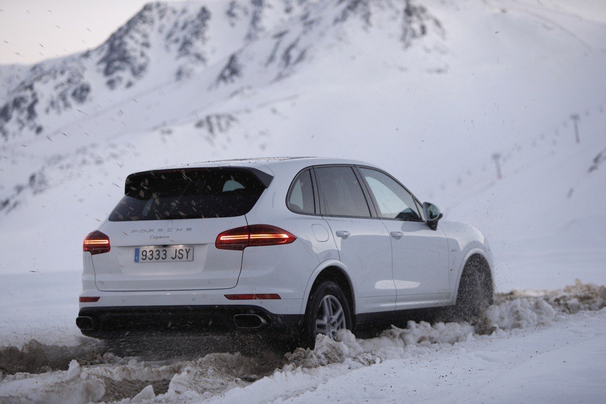 Prueba off-road: ¿hasta dónde puede llegar un Porsche Cayenne fuera del asfalto?