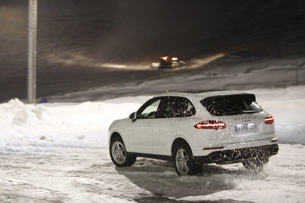 Prueba off-road: ¿hasta dónde puede llegar un Porsche Cayenne fuera del asfalto?