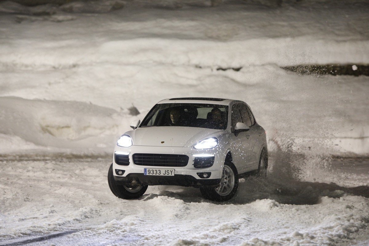 Prueba off-road: ¿hasta dónde puede llegar un Porsche Cayenne fuera del asfalto?