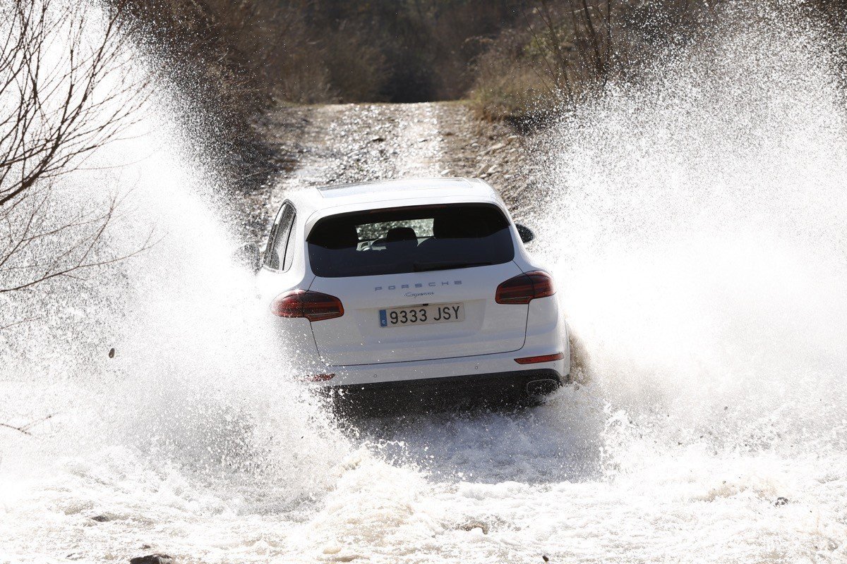 Prueba off-road: ¿hasta dónde puede llegar un Porsche Cayenne fuera del asfalto?