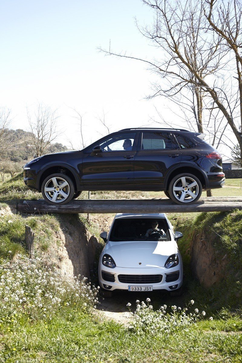 Prueba off-road: ¿hasta dónde puede llegar un Porsche Cayenne fuera del asfalto?