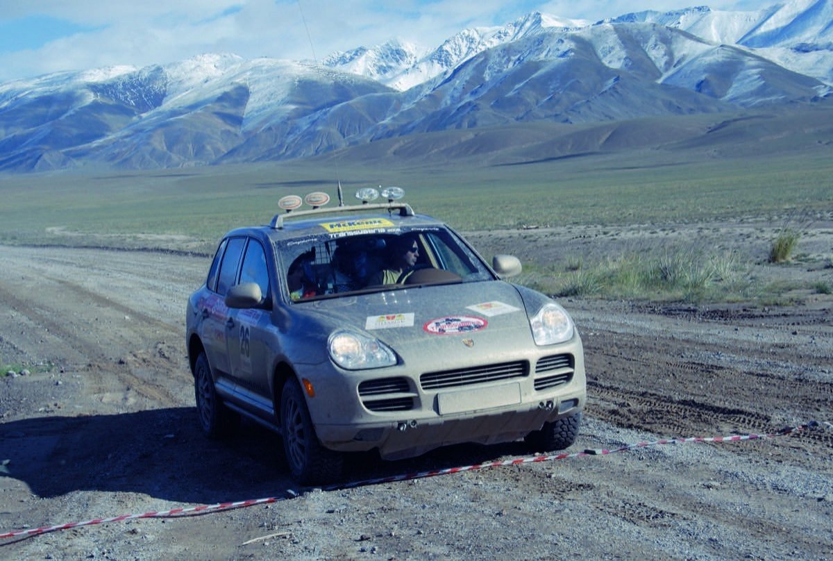 Prueba off-road: ¿hasta dónde puede llegar un Porsche Cayenne fuera del asfalto?