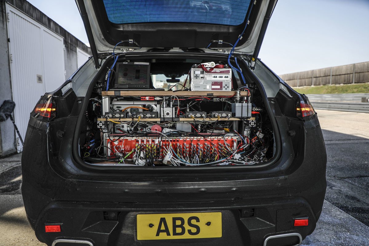 Primeras imágenes del próximo Porsche Macan eléctrico: objetivo 2023