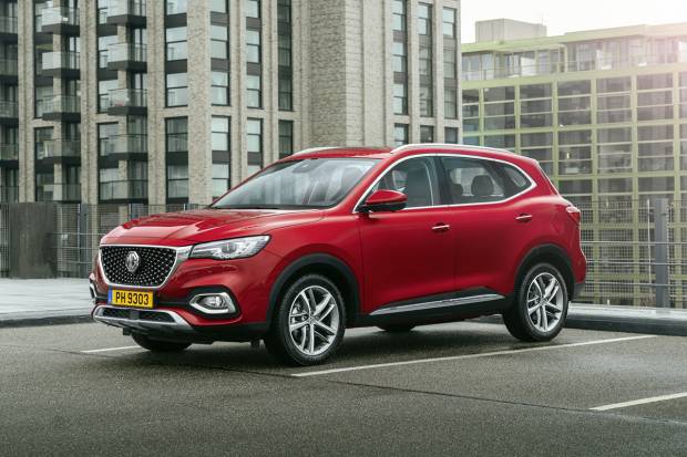 El coste total de propiedad de dos coches: MG EHS PHEV contra Mercedes Clase B 180