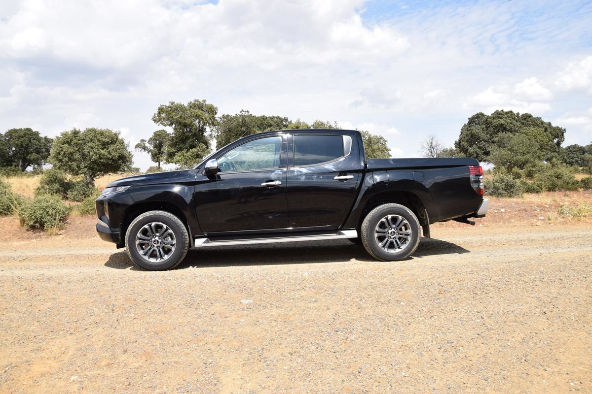 Prueba y opinión del Mitsubishi L200: precio, aptitudes 4x4 y mejor acabado
