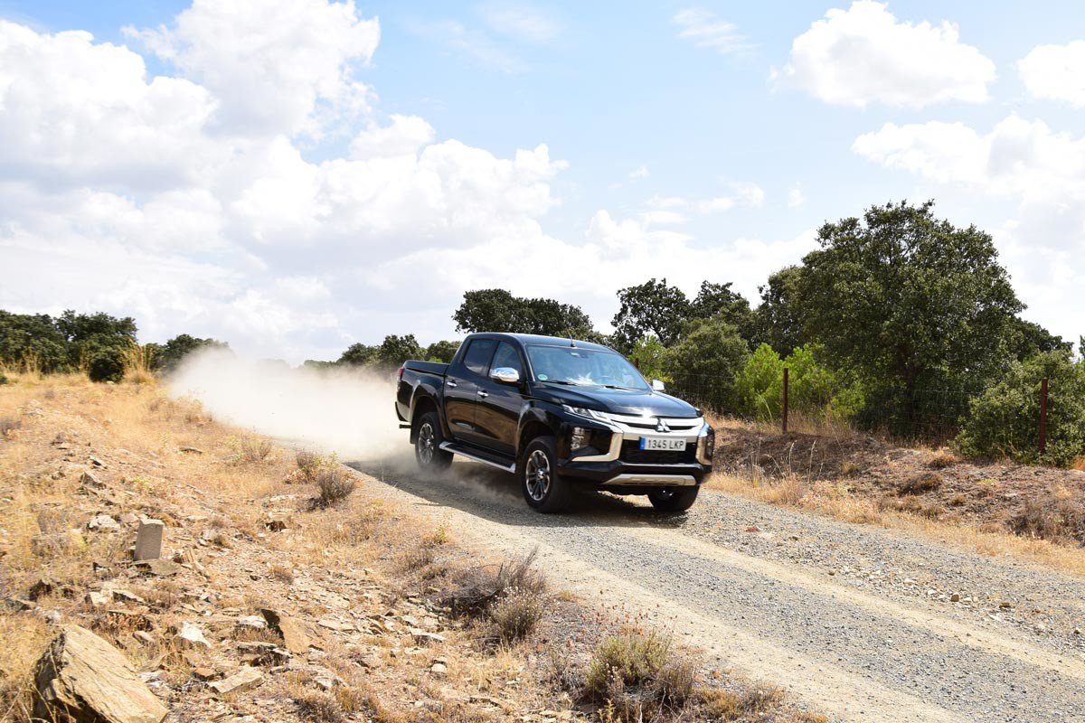 Prueba y opinión del Mitsubishi L200: precio, aptitudes 4x4 y mejor acabado