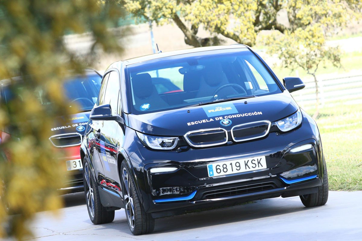 Nuevos cursos de conducción con coches eléctricos