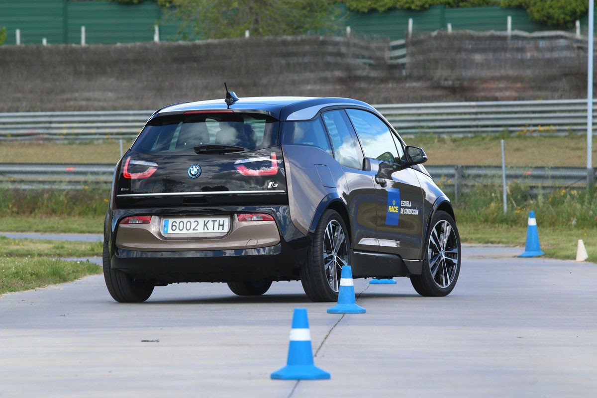Nuevos cursos de conducción con coches eléctricos