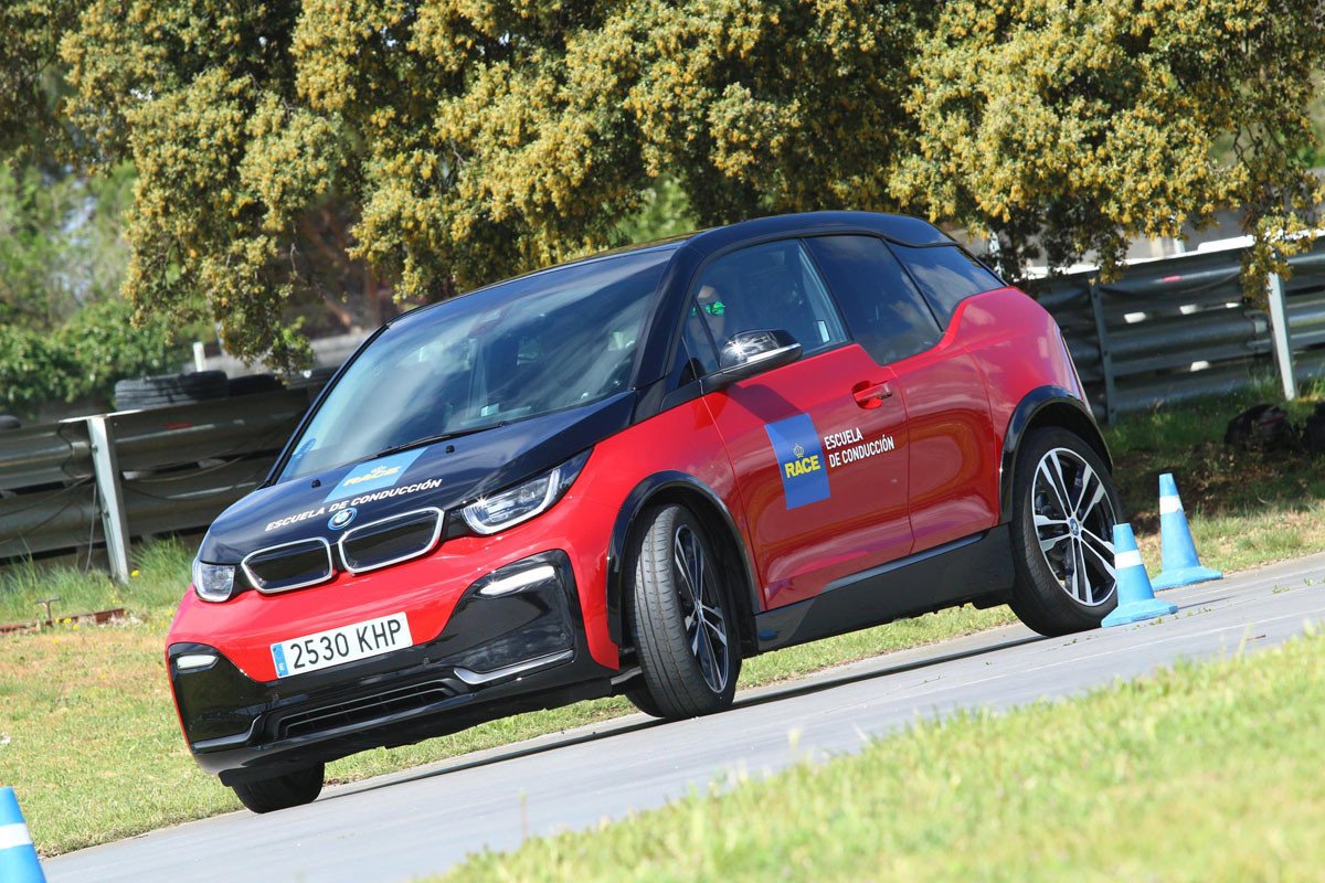 Nuevos cursos de conducción con coches eléctricos