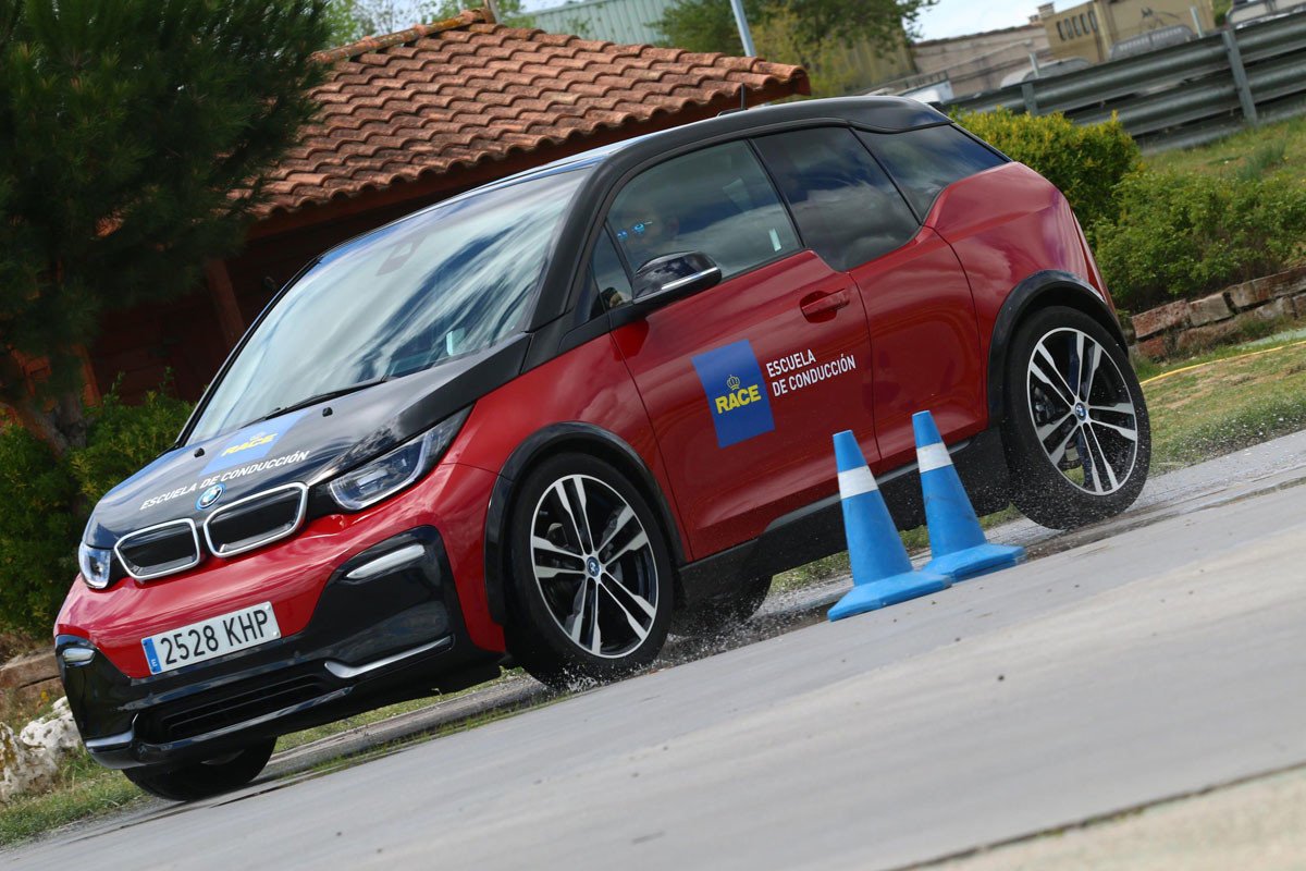Nuevos cursos de conducción con coches eléctricos
