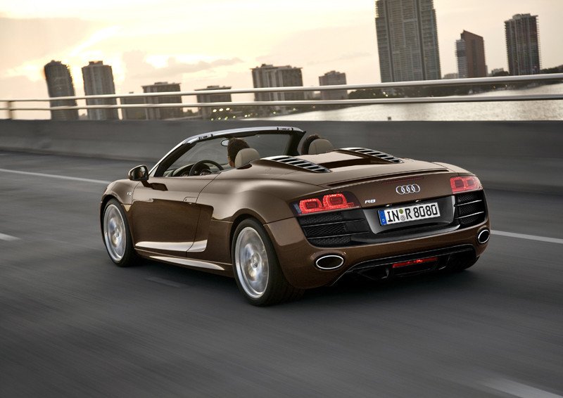 Audi R8 Spyder, el coche de IronMan se suelta la melena