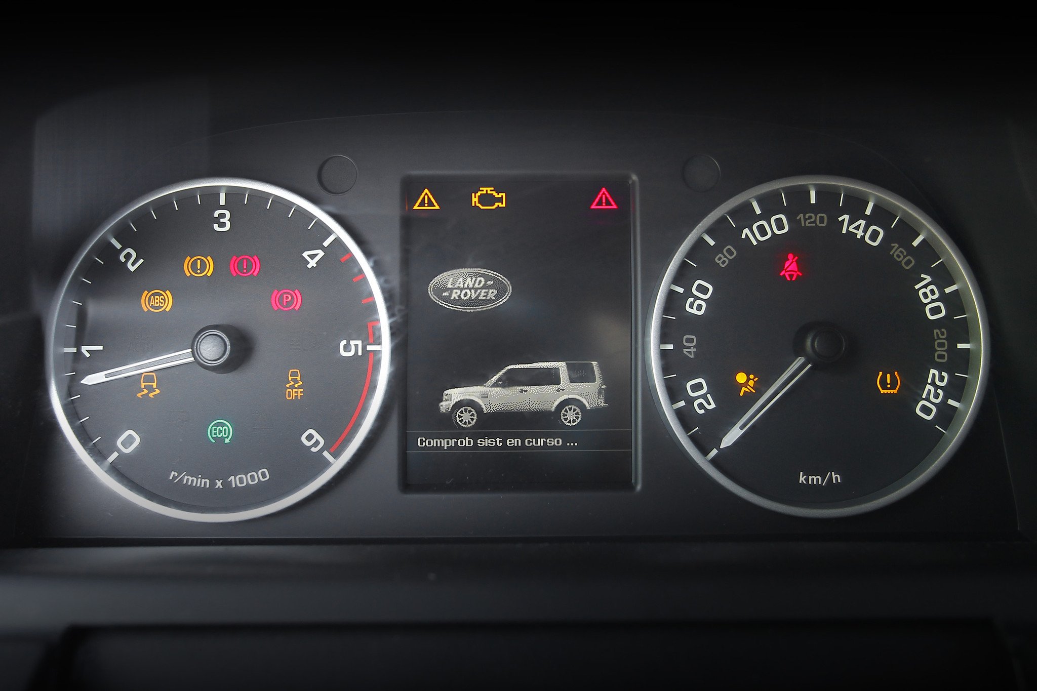 Land Rover Discovery 3.0 SDV6,  un auténtico SUV para carretera y campo