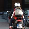 Vuelta al cole durante el coronavirus: cómo llevar al niño en moto